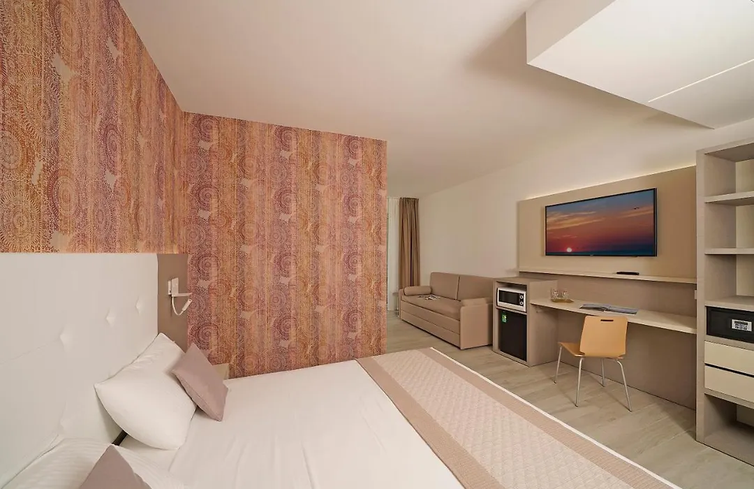 Hotel Strand A Frontemare-1